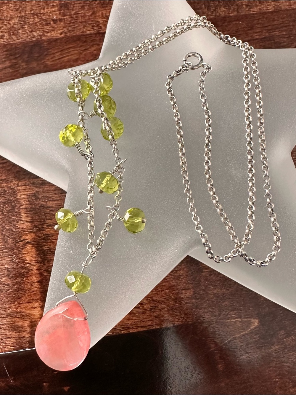 Sterling silver necklace with peridot colored beading, 18in